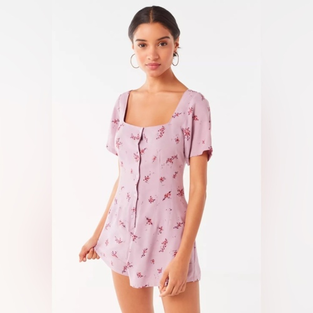 New UO Motel Square-Neck Button-Down Shorts Romper size large